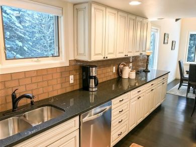 Ski Vacation Rental Home Sleeps 12 Guests Hot Tub!